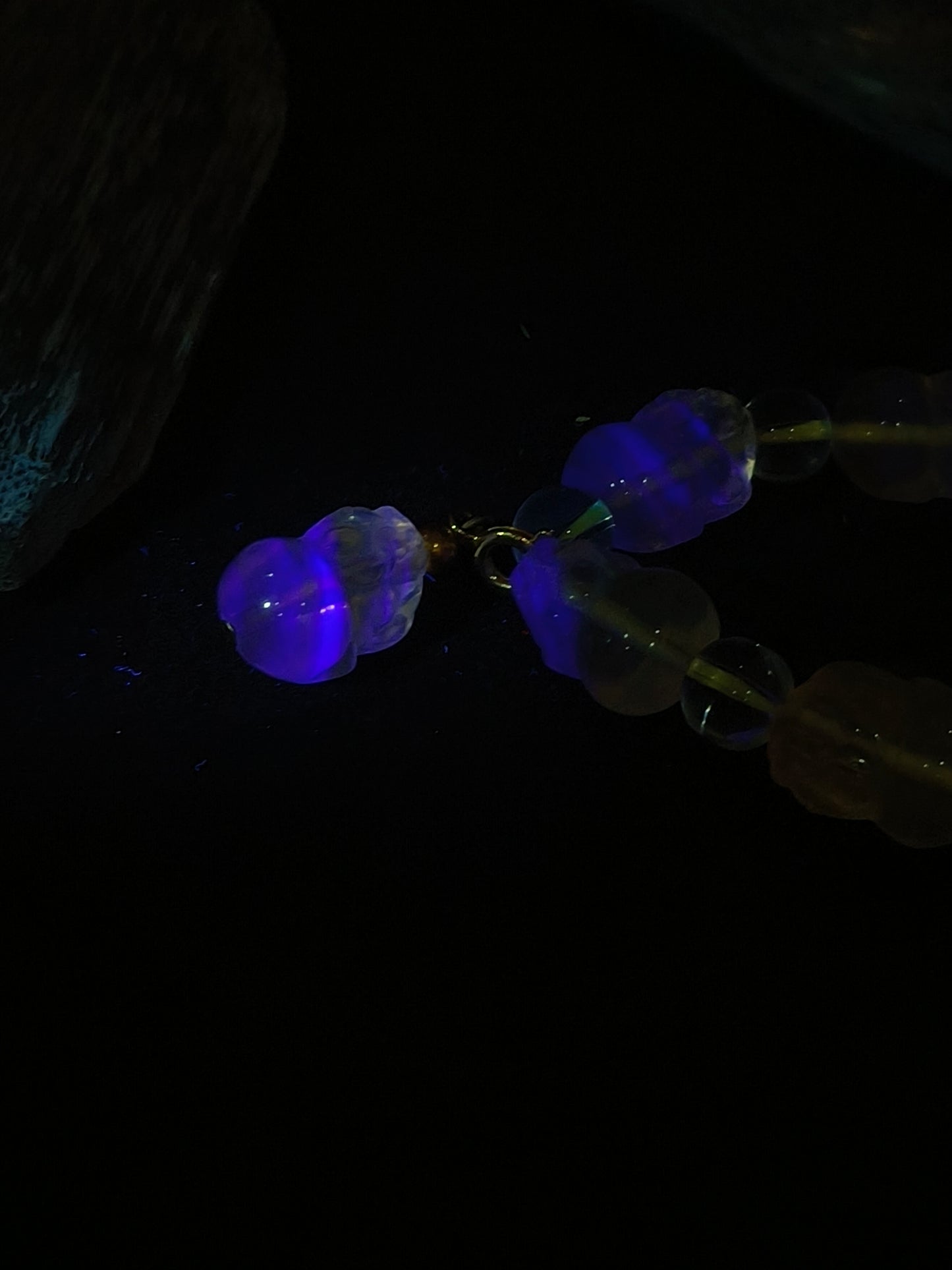 It glows!