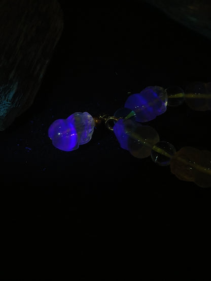 It glows!